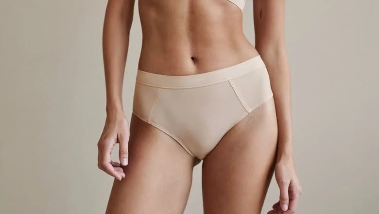 Flat lower abdomen flowing smoothly into a proportionate pubic area — mons lift (monsplasty) at Centre for Surgery, Baker Street, London