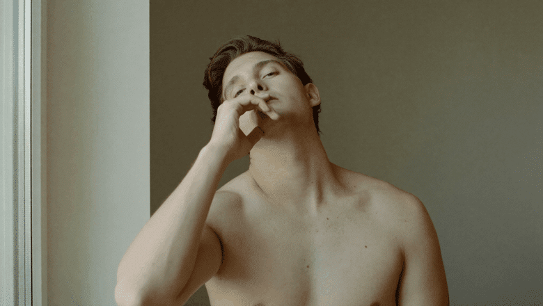Man noticing he can only breathe through one side of his nose — deviated septum symptoms and treatment, Centre for Surgery London