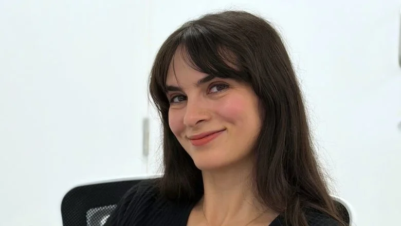 Miss Sarah Al-Himdani, Consultant Plastic Surgeon, London